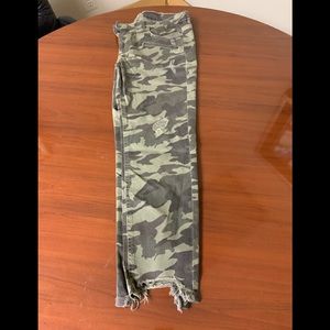 Camo pants (green)